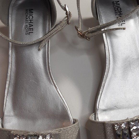 Girls MK silver shoes - Picture 1 of 8